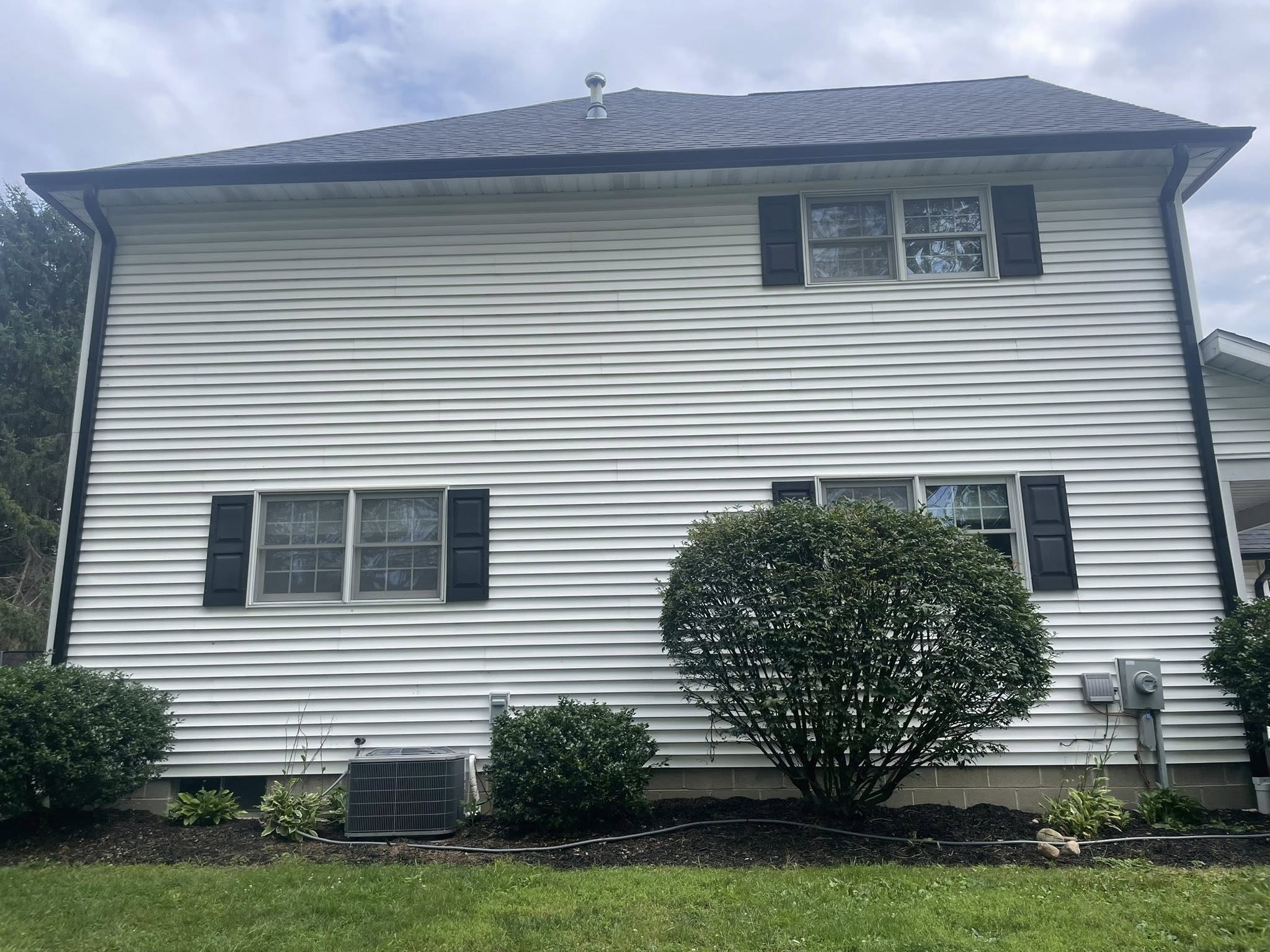 Seamless gutter installation in Canfield, Ohio