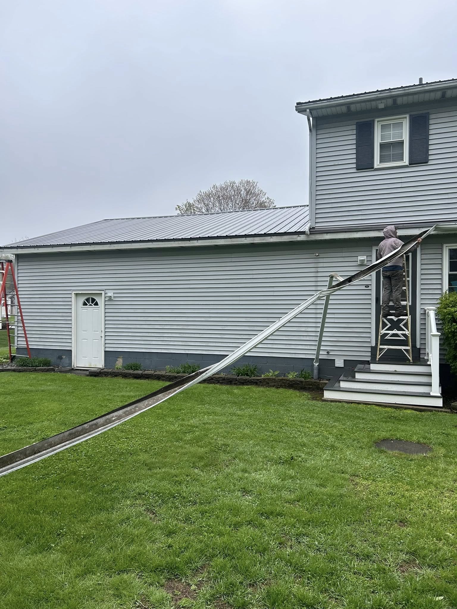 Seamless gutter installation in Middlefield, Ohio